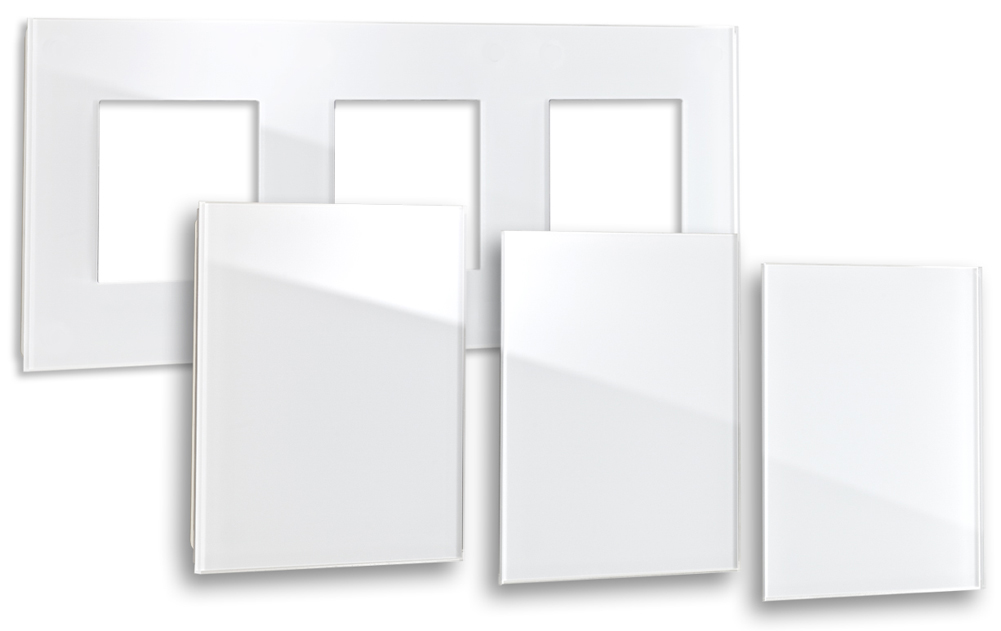 Glass-look frame. MAXIM