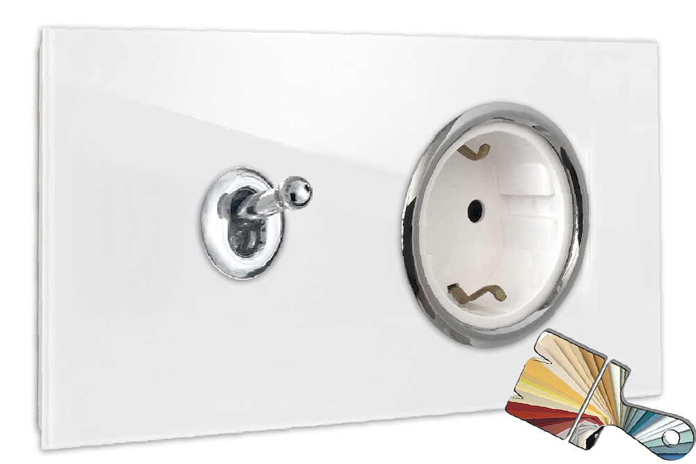 Lichtschalter Chrom und weisse Steckdose, waagerecht. Farrow Ball Farbe